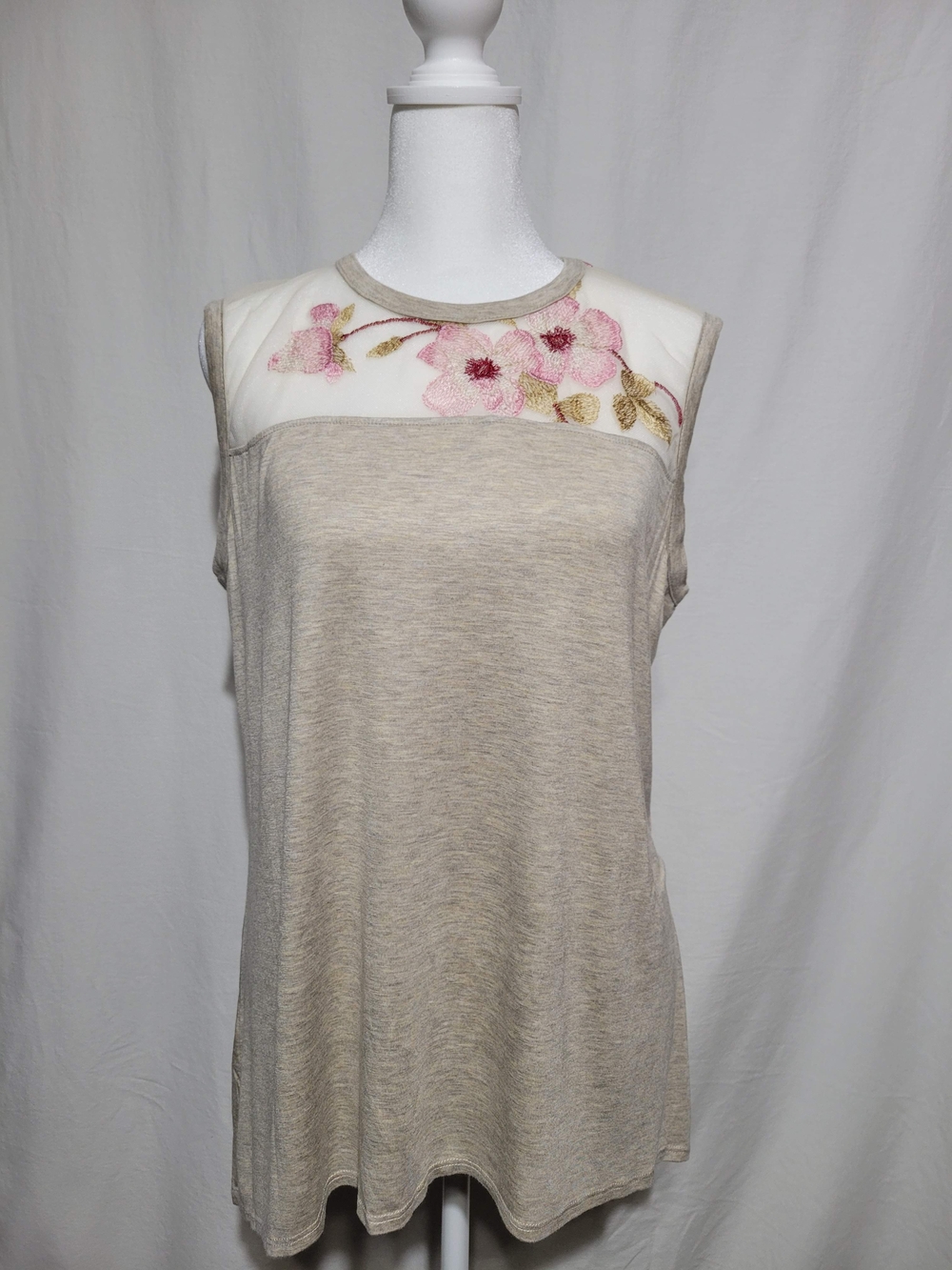 Women’s L Sleeveless Embroidered Yoke Top - Beige with Pink Floral Romantic